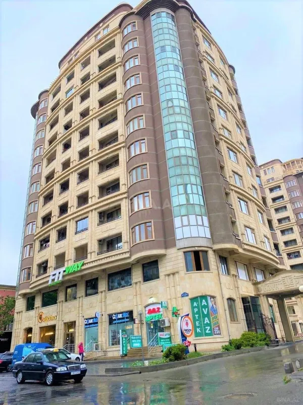 Kirayə verilir 5 otaqlı mənzil 200 m²