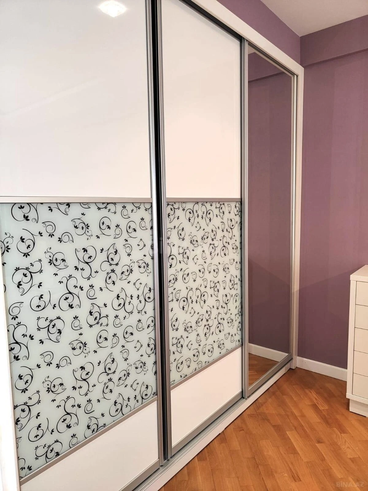 Kirayə verilir 2 otaqlı mənzil 92 m²
