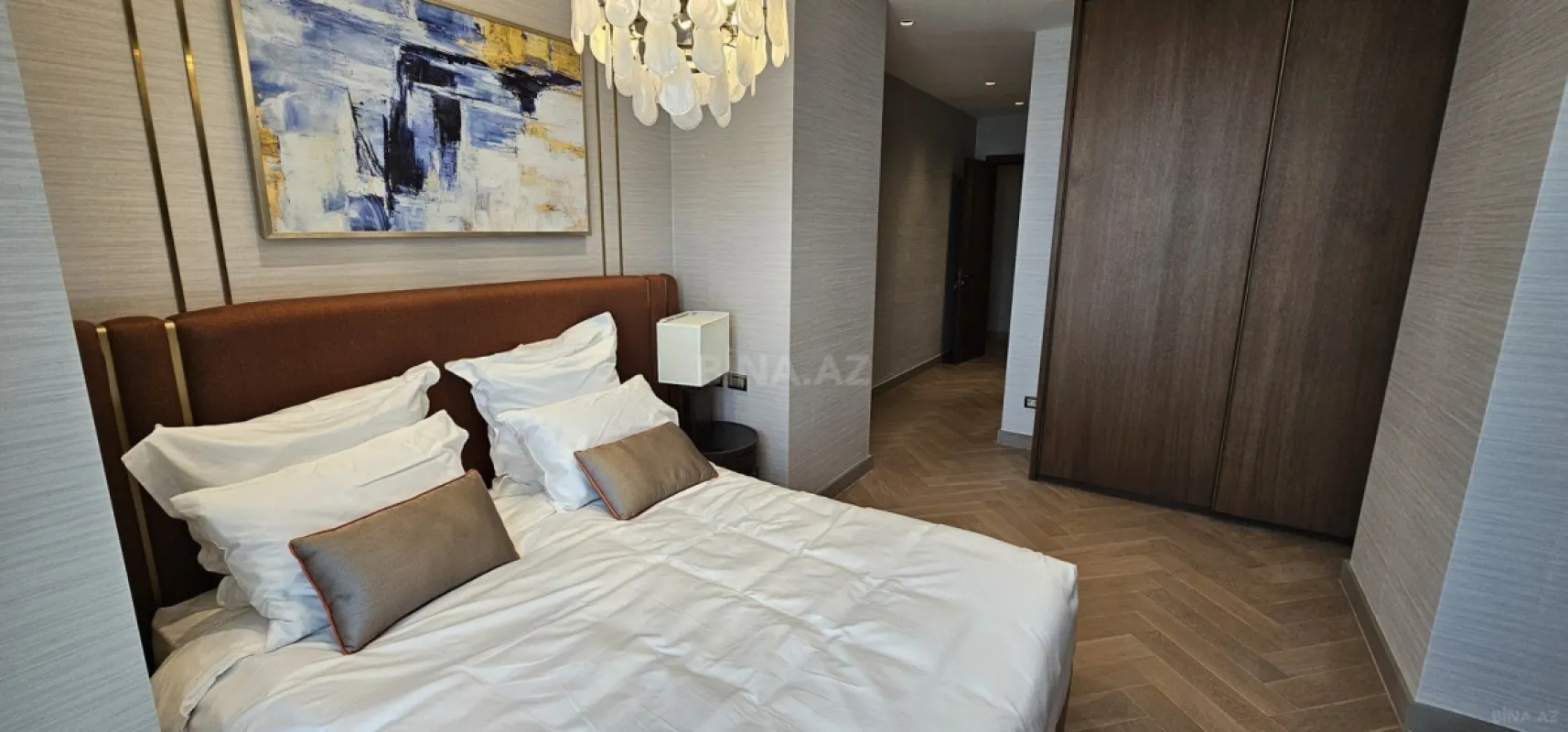 Satılır 3 otaqlı mənzil 155 m²