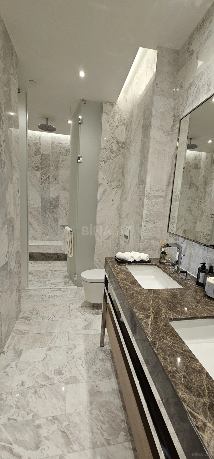 Satılır 3 otaqlı mənzil 155 m²