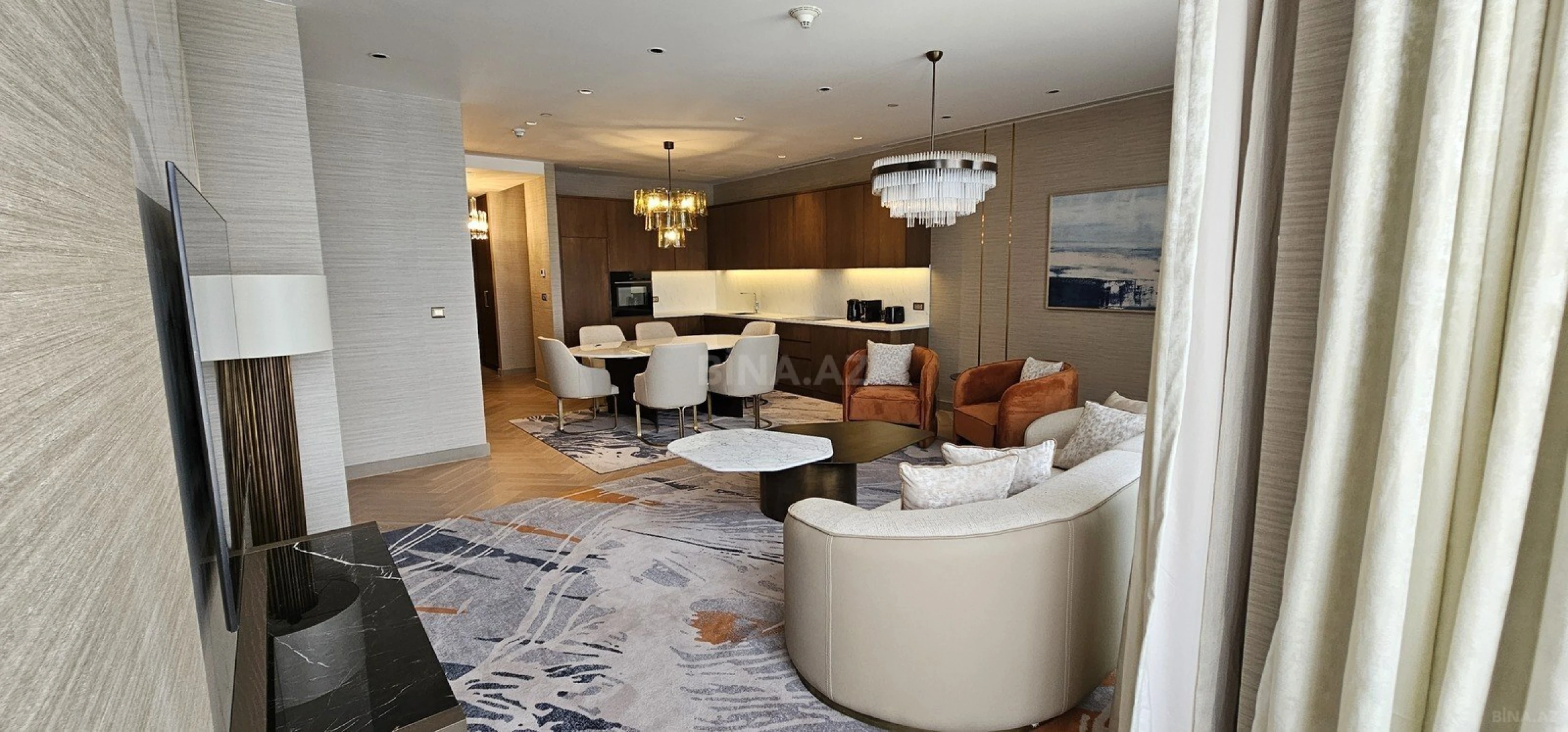 Satılır 3 otaqlı mənzil 155 m²