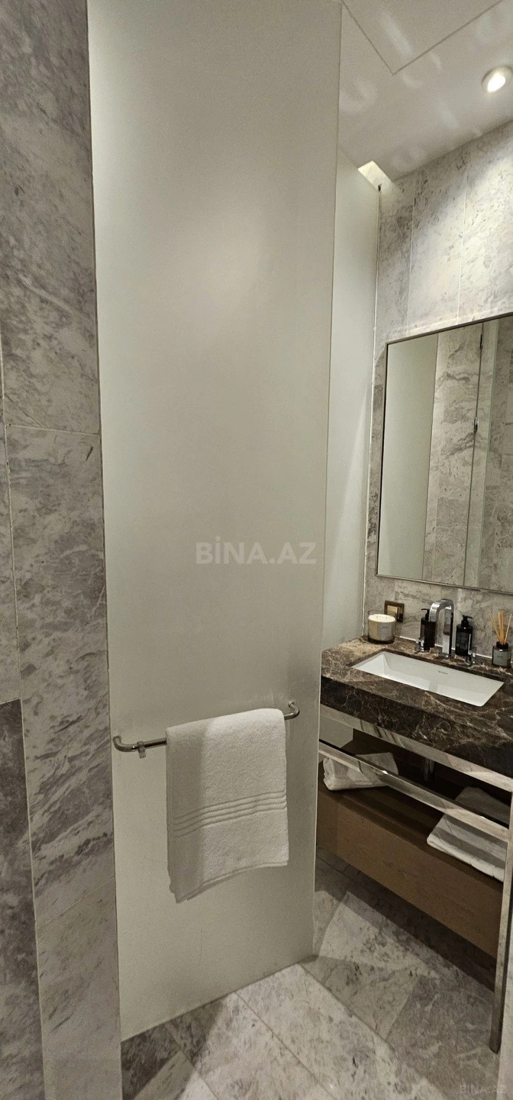 Satılır 3 otaqlı mənzil 155 m²