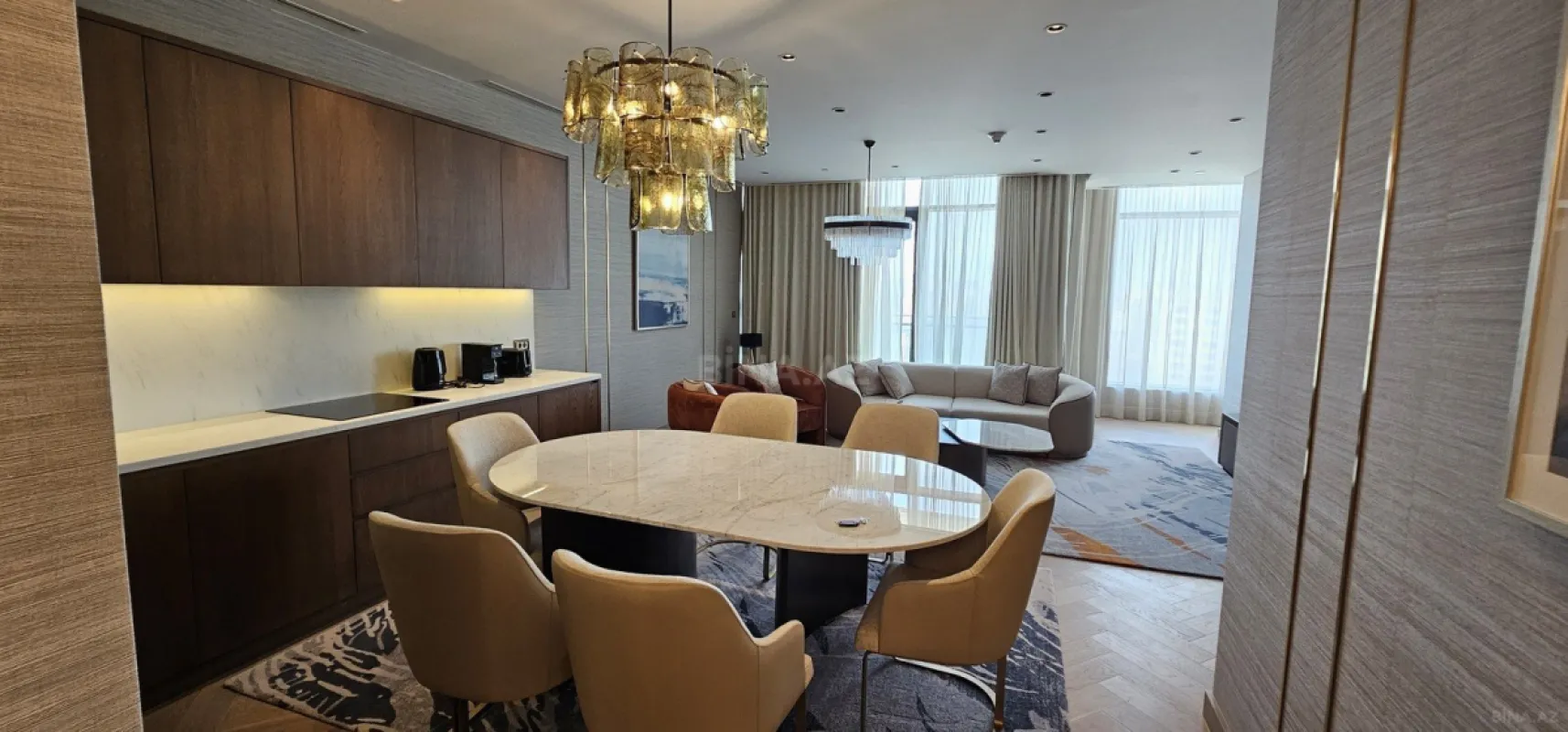 Satılır 3 otaqlı mənzil 155 m²