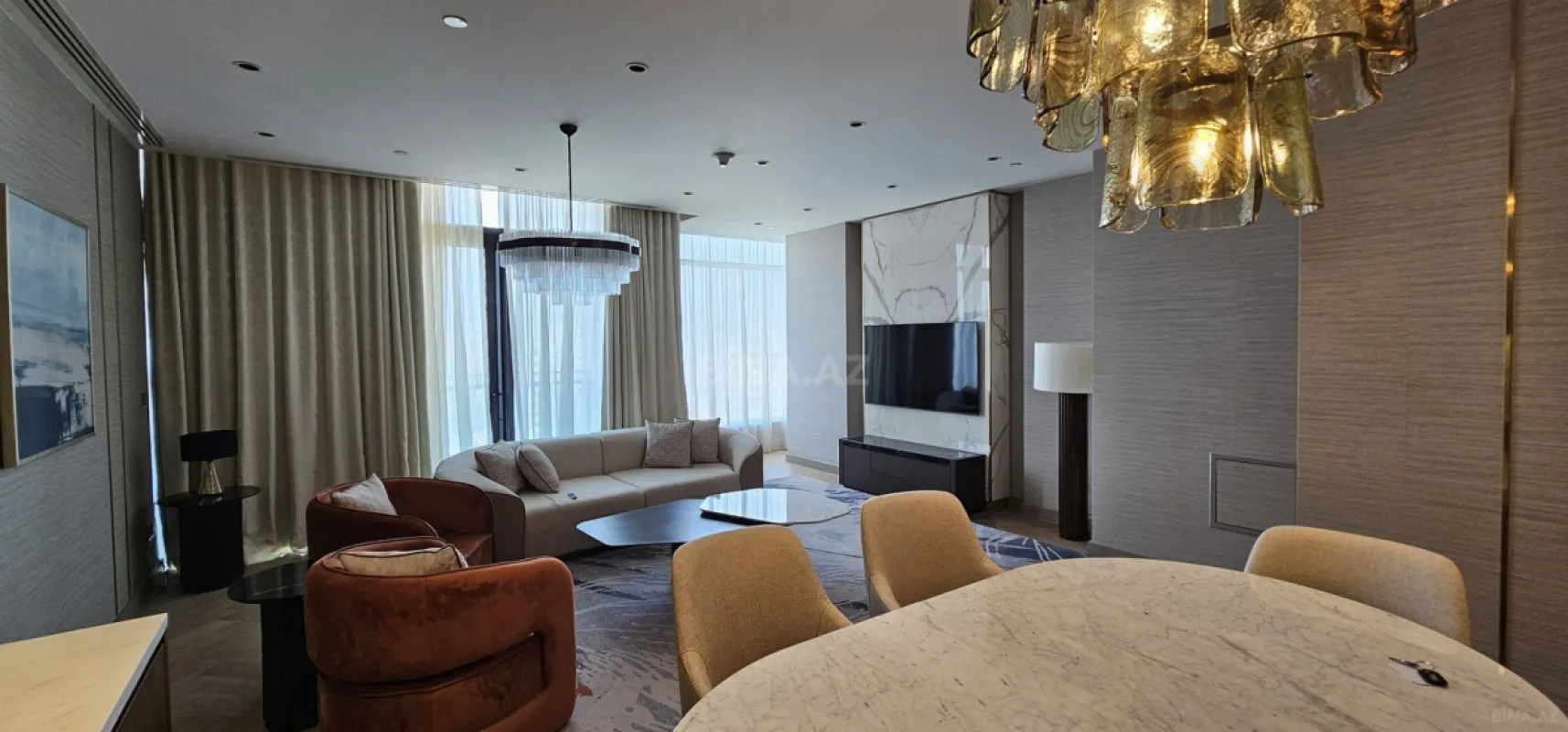 Satılır 3 otaqlı mənzil 155 m²