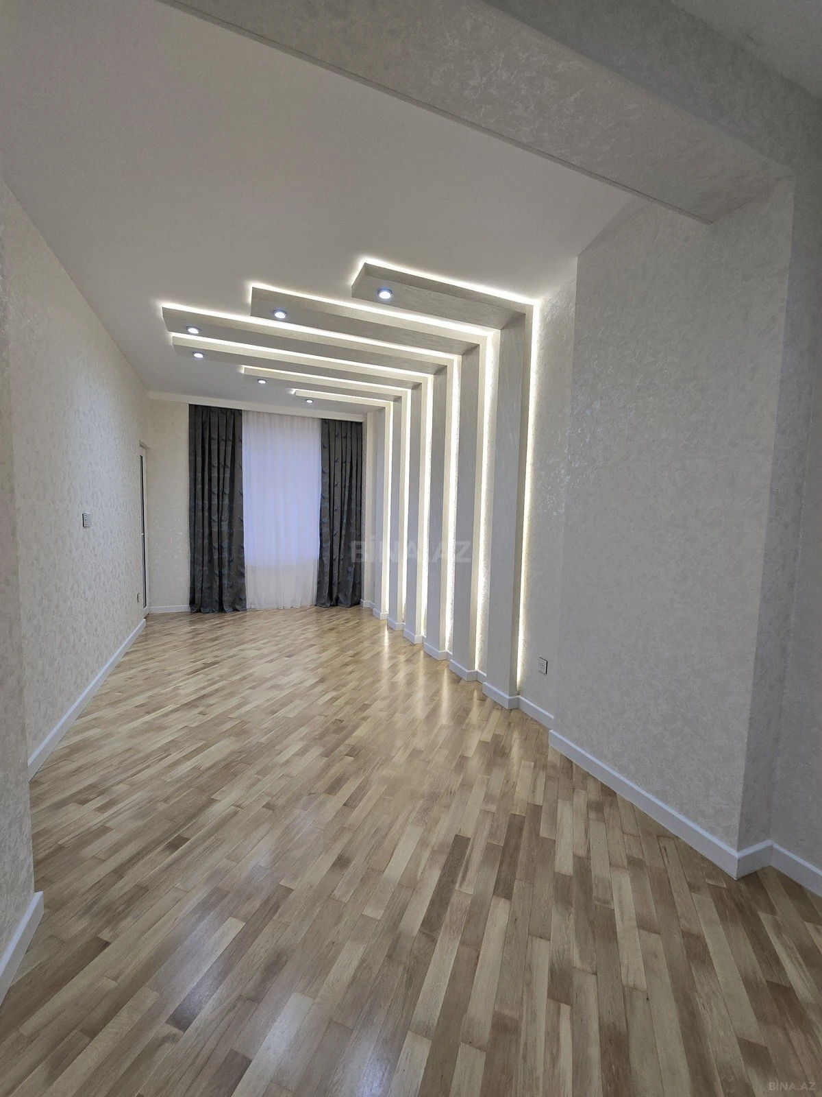 Satılır 3 otaqlı mənzil 106 m²