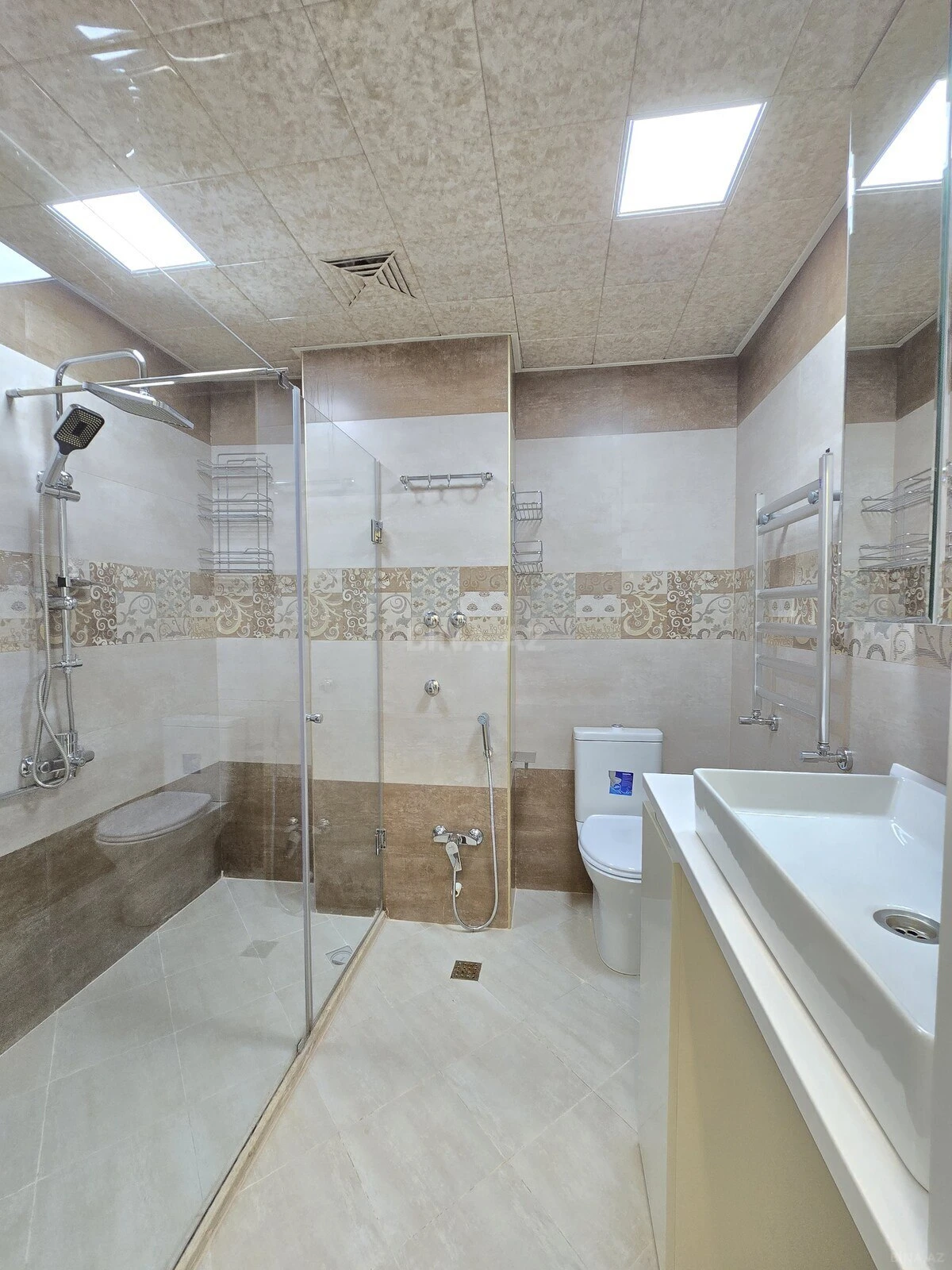 Satılır 3 otaqlı mənzil 106 m²