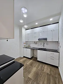Satılır 3 otaqlı mənzil 106 m²