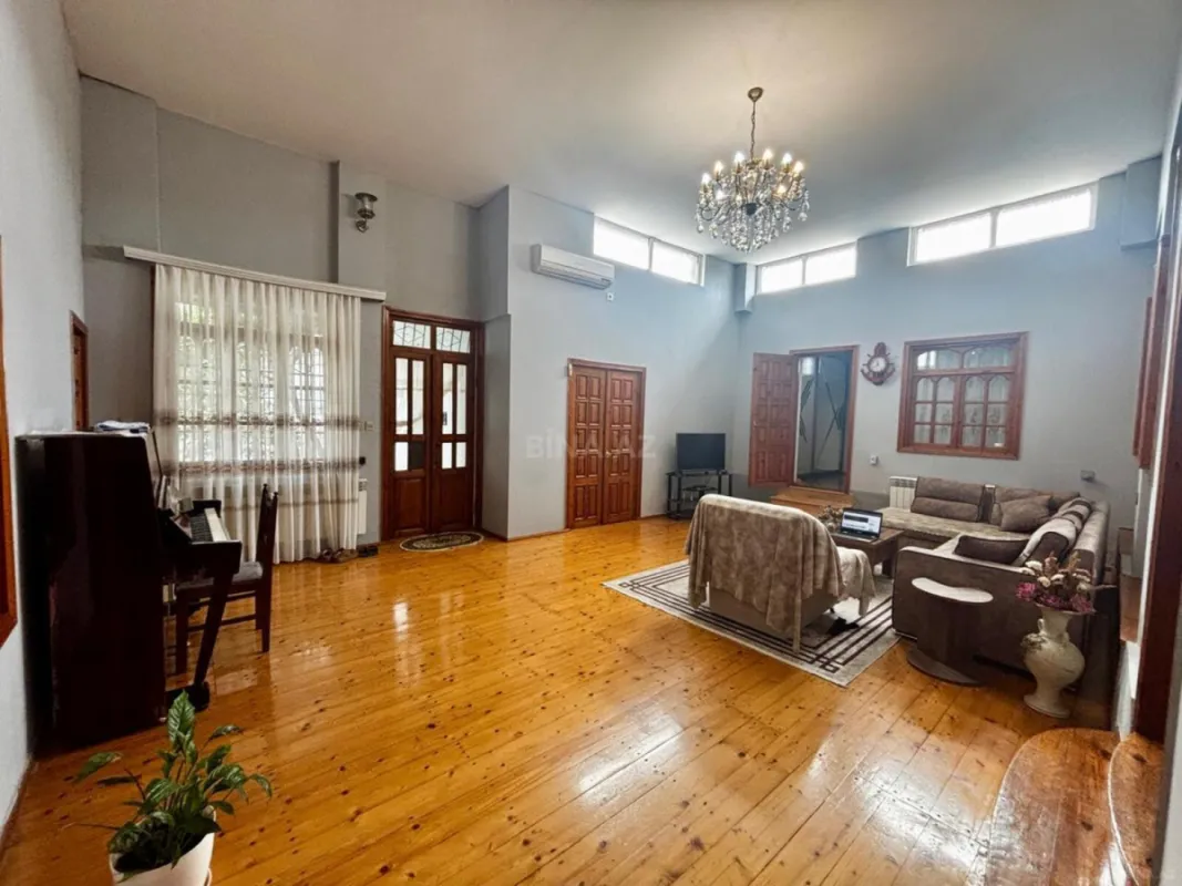 Satılır 5 otaqlı həyət evi 171.7 m²