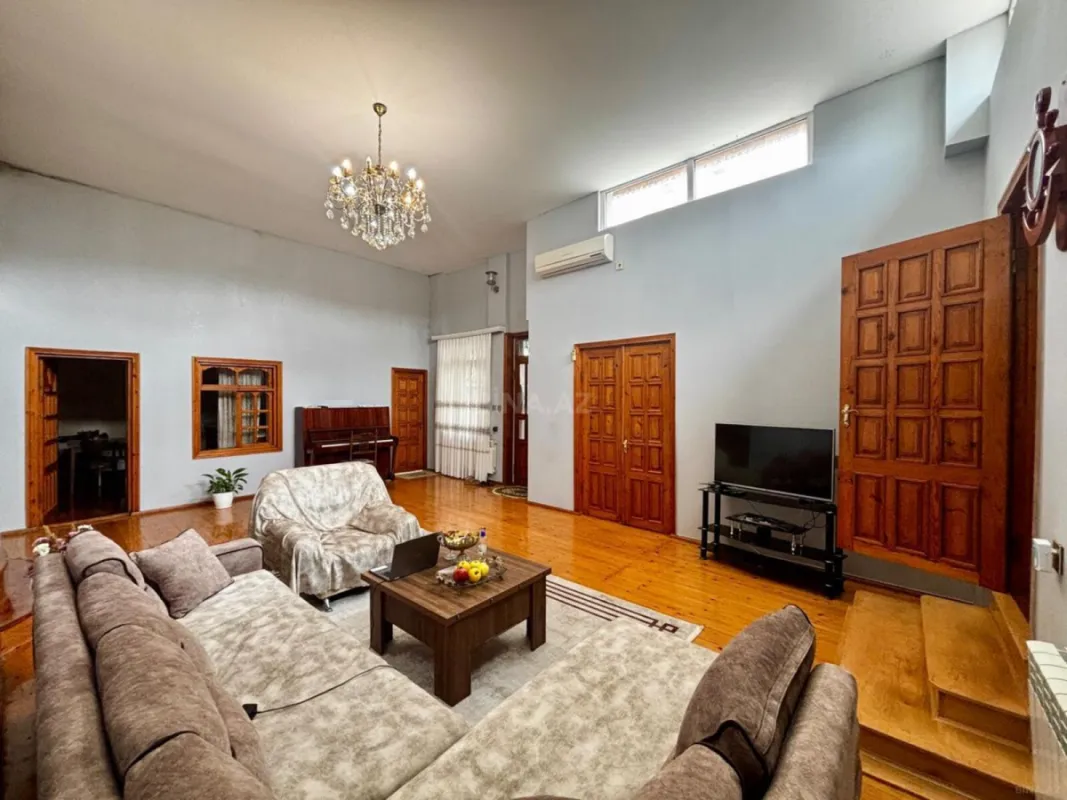 Satılır 5 otaqlı həyət evi 171.7 m²