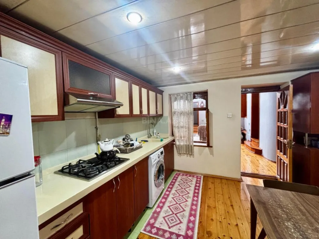 Satılır 5 otaqlı həyət evi 171.7 m²