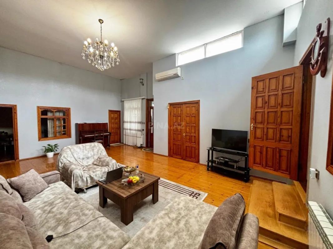 Satılır 5 otaqlı həyət evi 171.7 m²