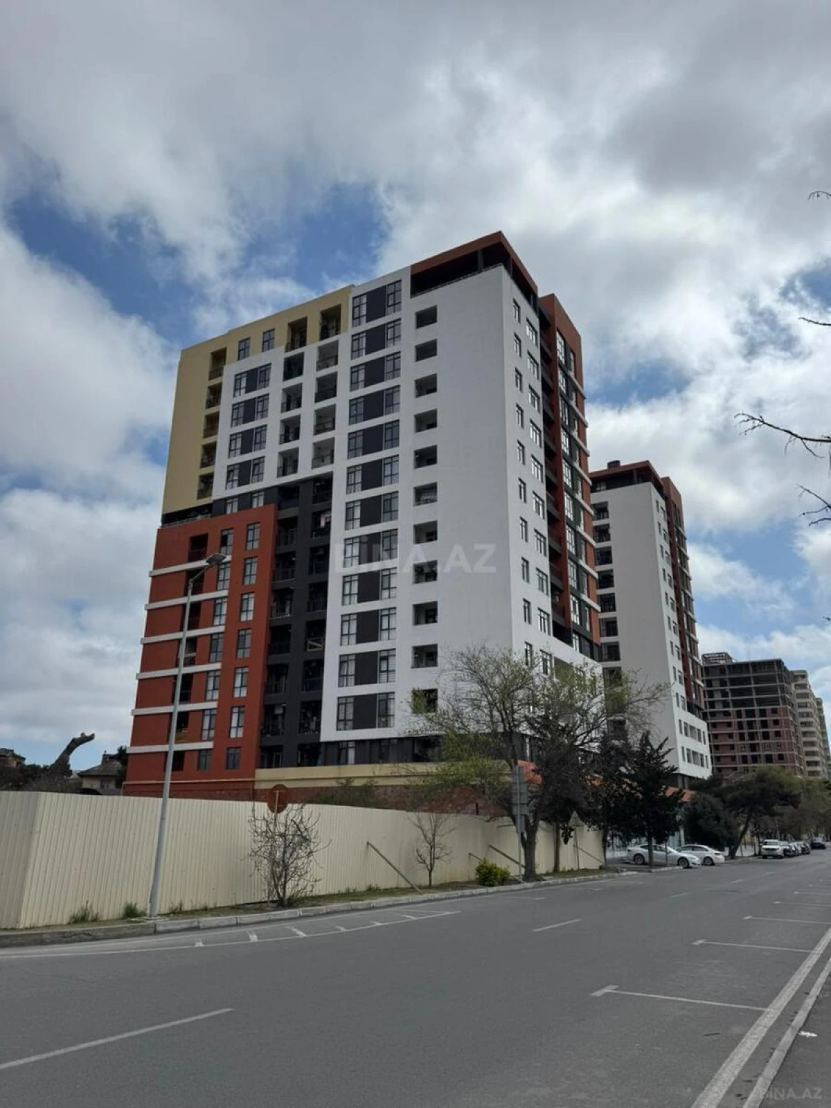 Satılır 1 otaqlı mənzil 68 m²