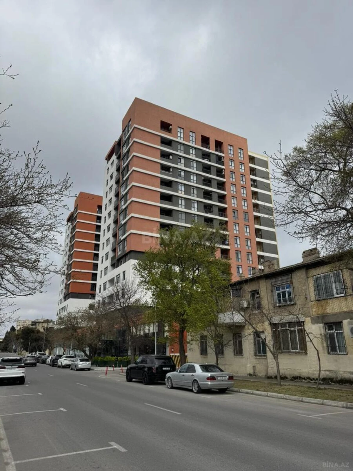 Satılır 1 otaqlı mənzil 68 m²