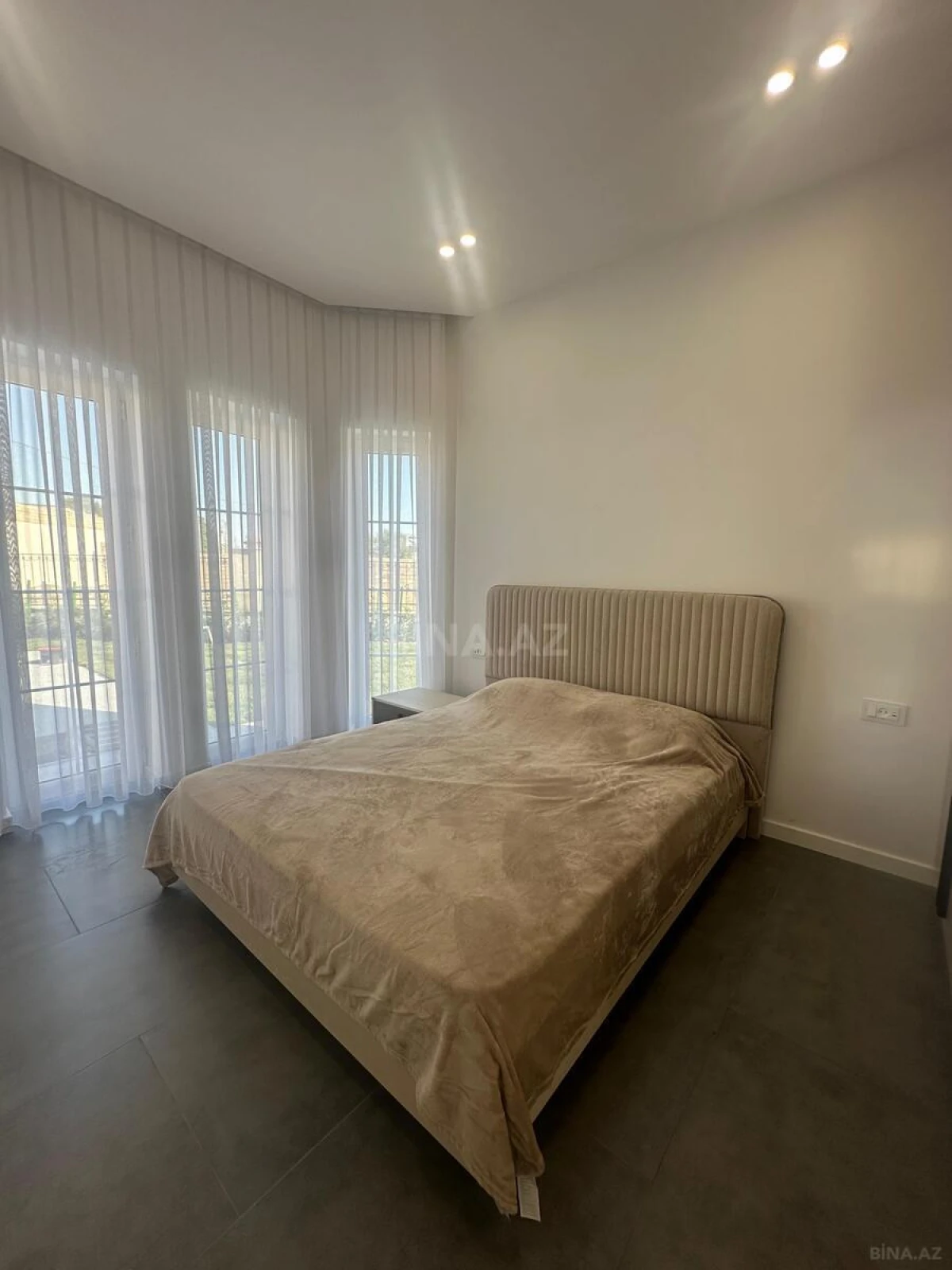 Kirayə verilir 5 otaqlı həyət evi 200 m²