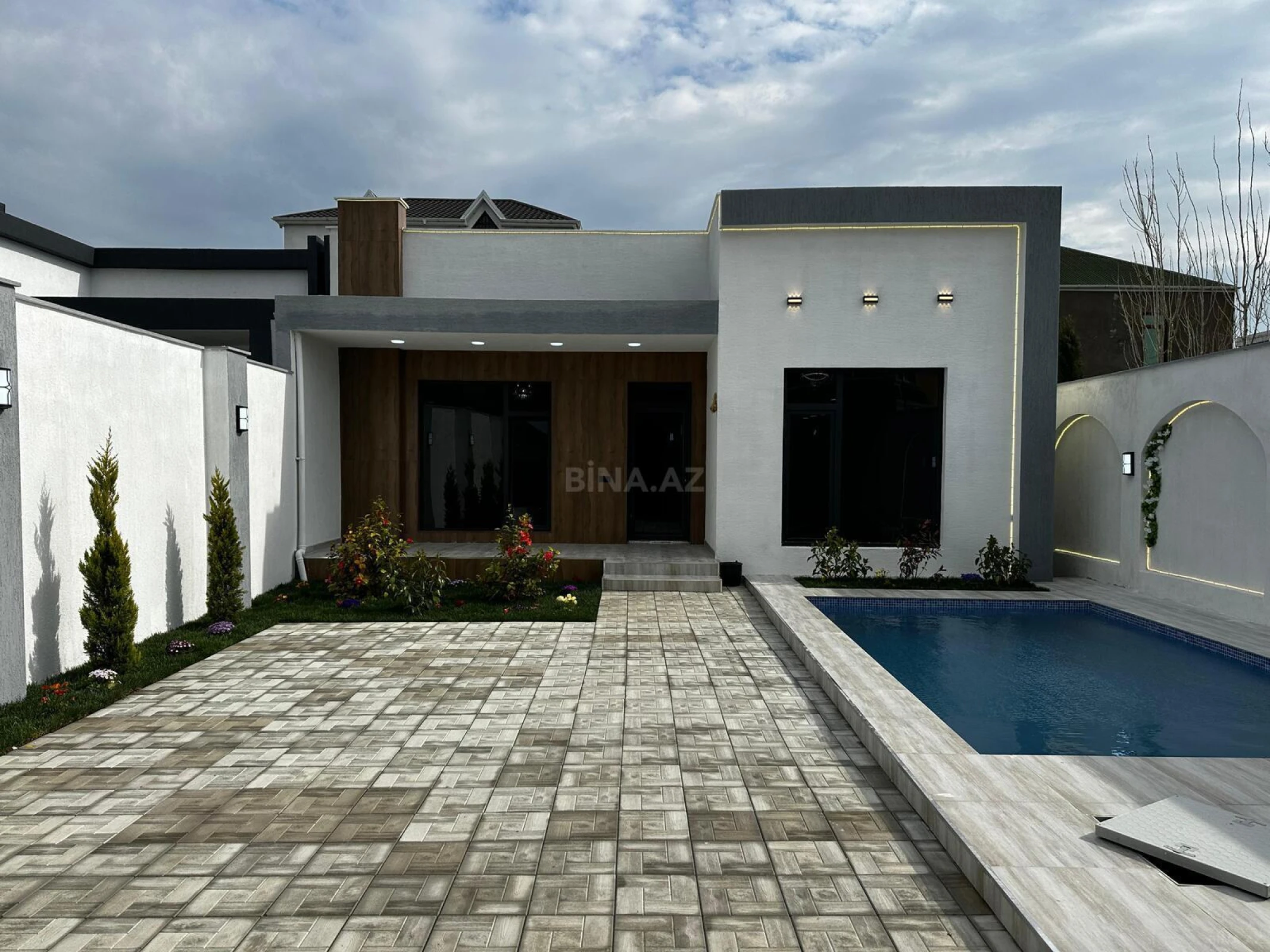 Satılır 4 otaqlı həyət evi 150 m²