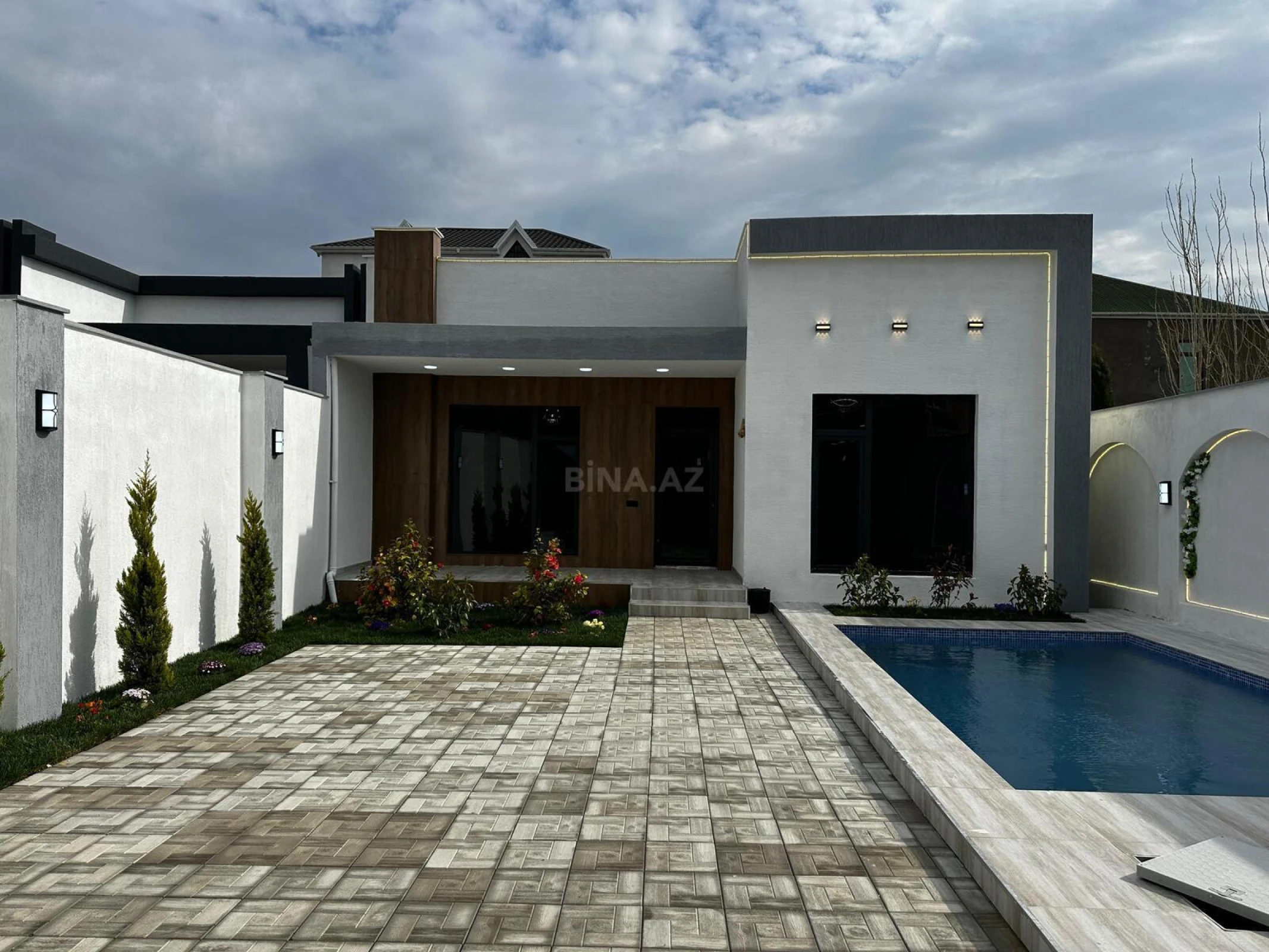 Satılır 4 otaqlı həyət evi 150 m²