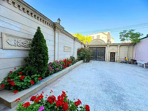 Satılır 7 otaqlı həyət evi 500 m² — Bakı, M.Ə.Rəsulzadə qəs. 7 otaq 500.00 m²