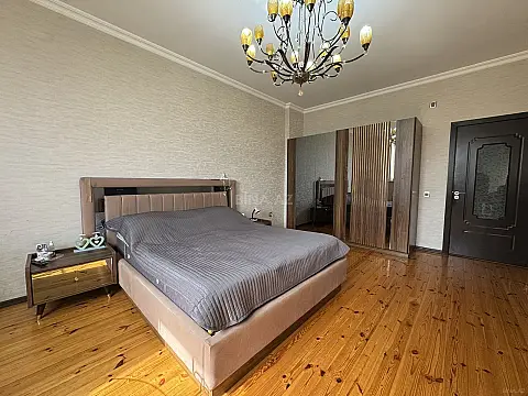 Satılır 3 otaqlı mənzil 92 m²