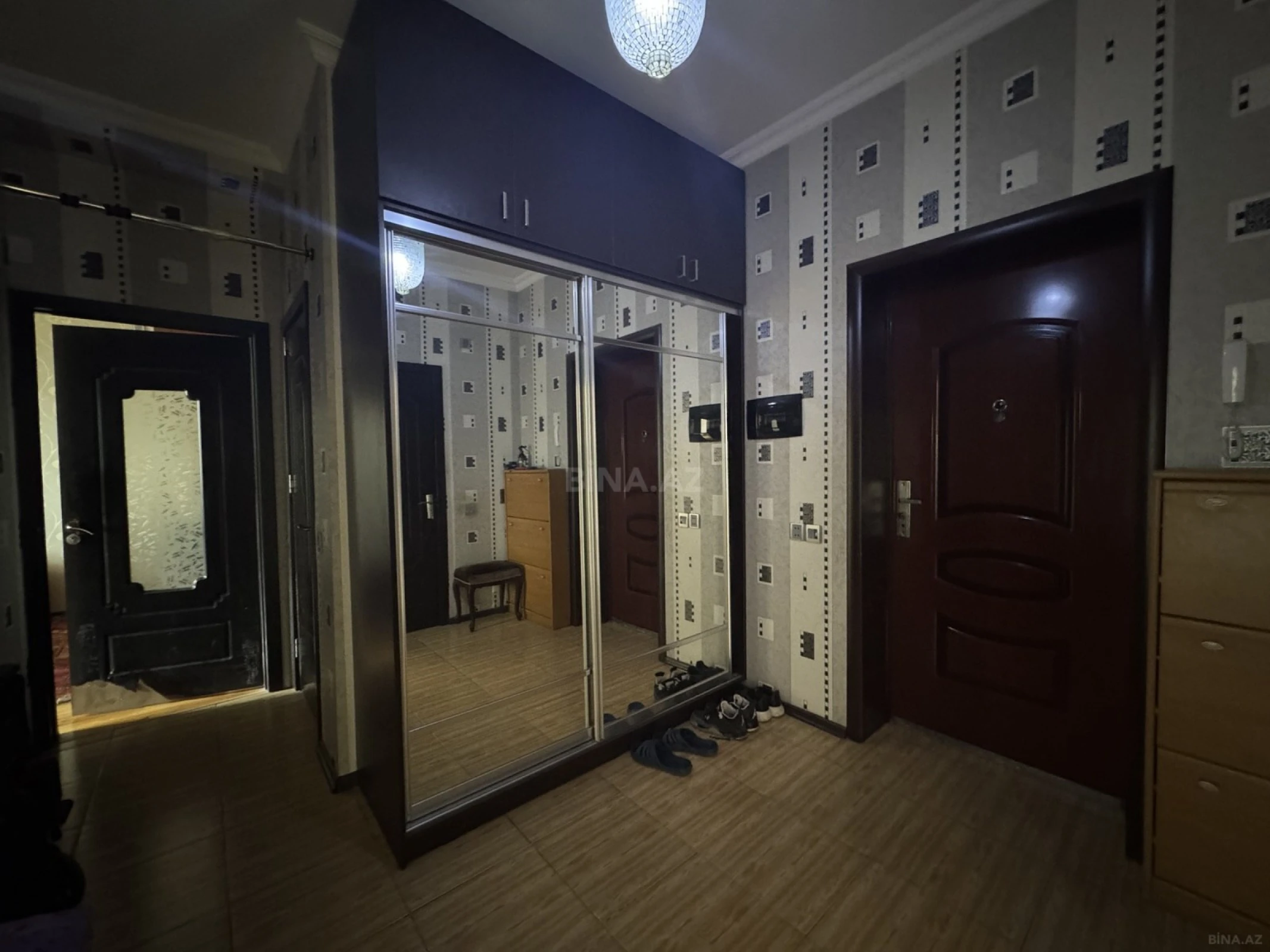 Satılır 3 otaqlı mənzil 92 m²