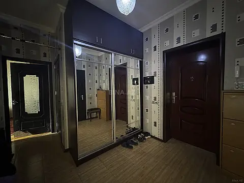 Satılır 3 otaqlı mənzil 92 m²