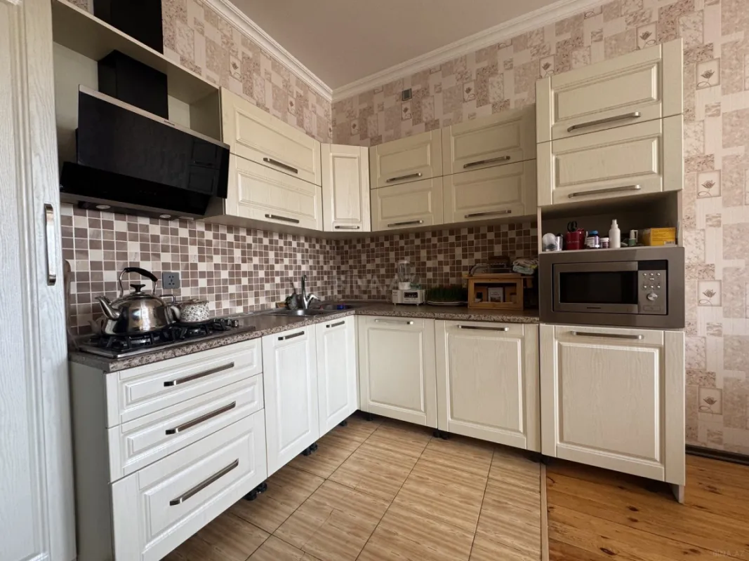 Satılır 3 otaqlı mənzil 92 m²