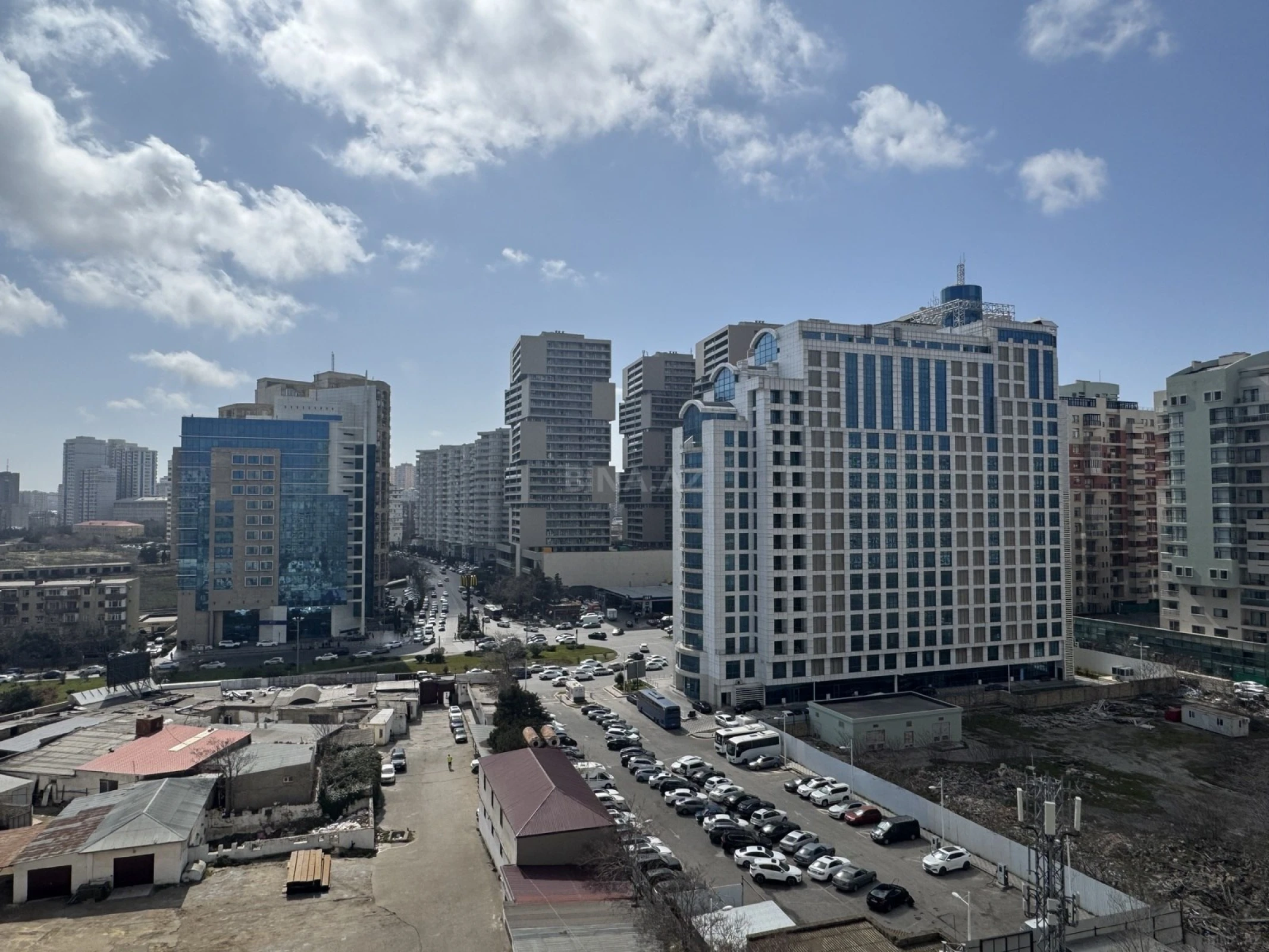 Satılır 3 otaqlı mənzil 92 m²