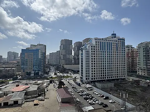 Satılır 3 otaqlı mənzil 92 m²