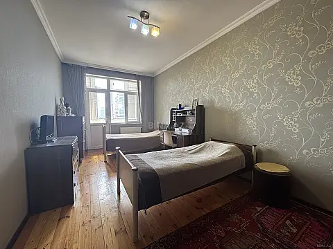 Satılır 3 otaqlı mənzil 92 m²
