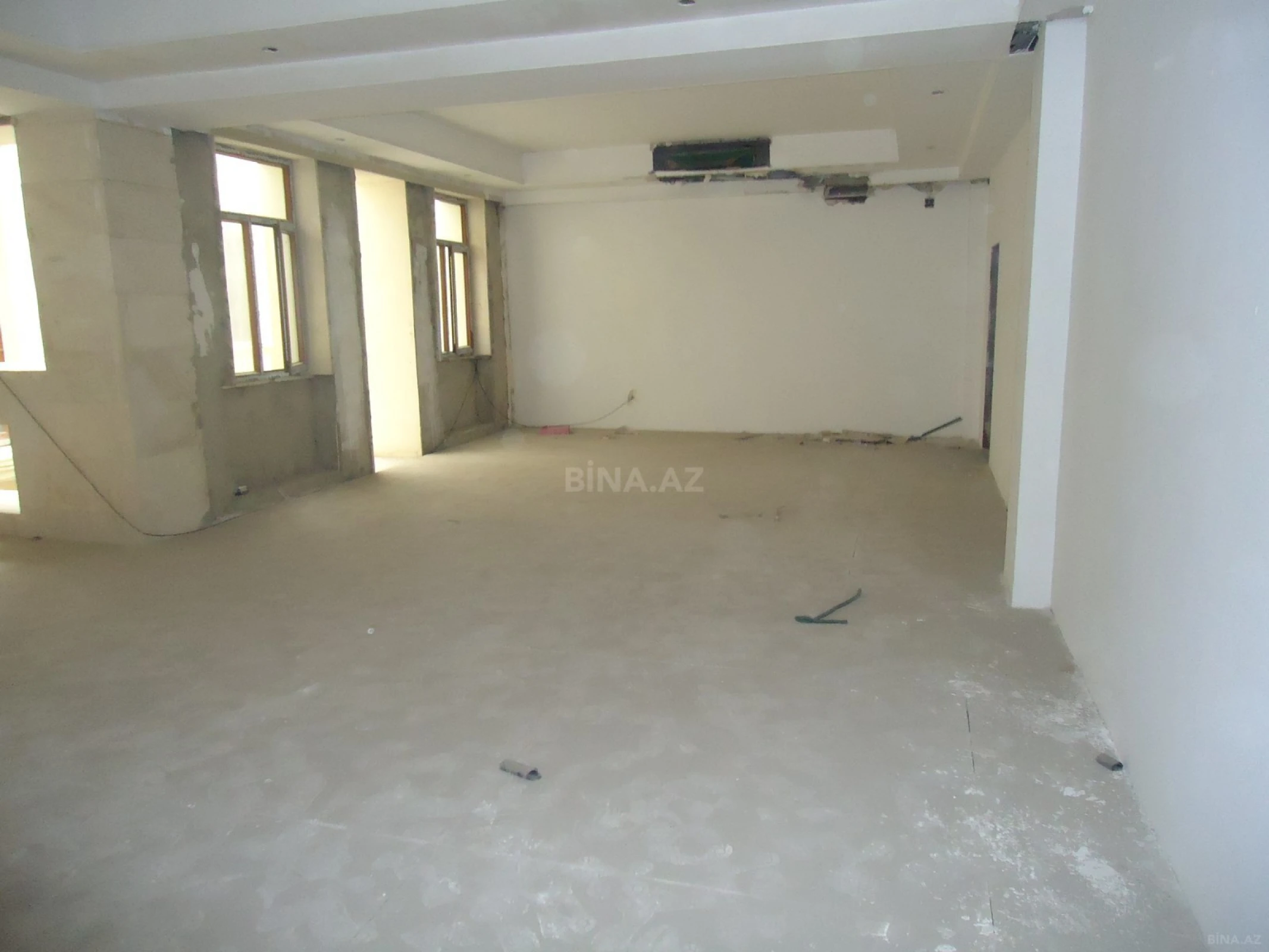 Kirayə verilir obyekt 136 m²