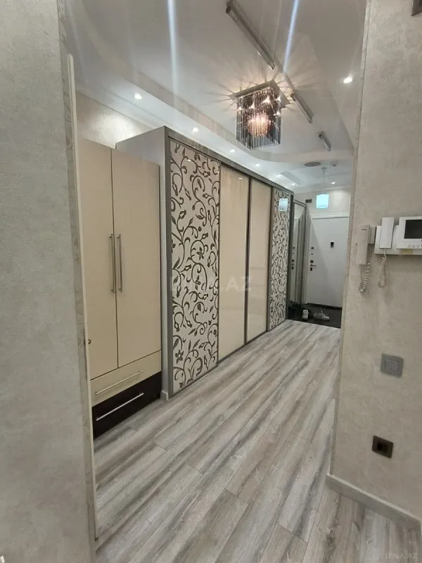 Kirayə verilir 4 otaqlı mənzil 150 m²