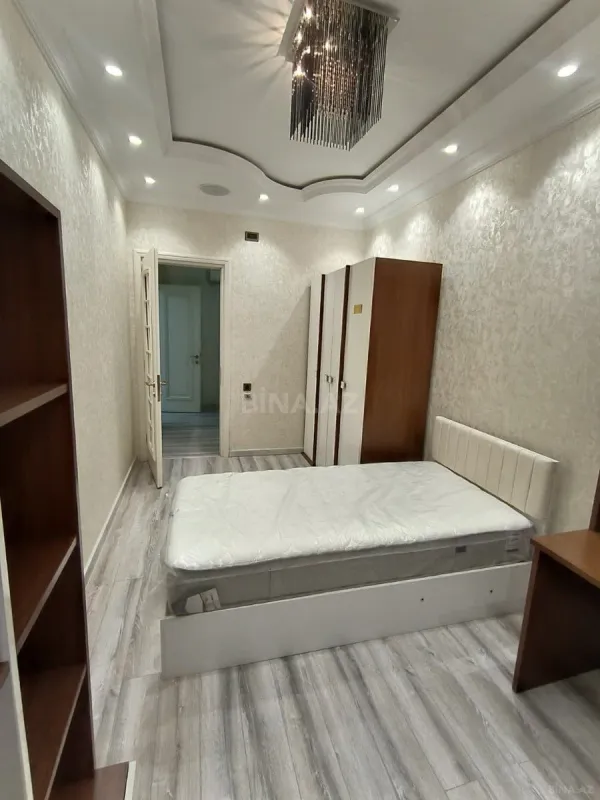 Kirayə verilir 4 otaqlı mənzil 150 m²