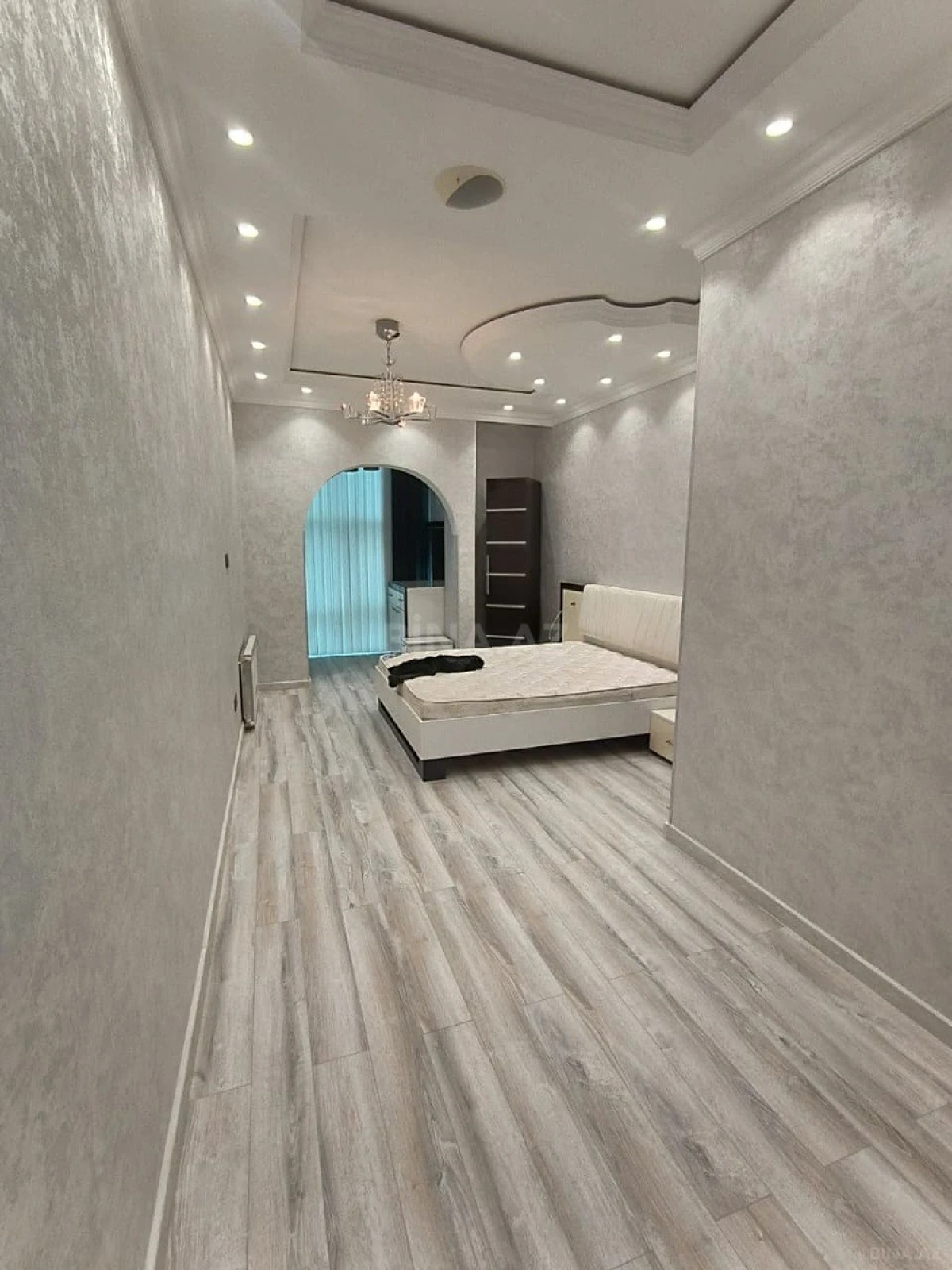 Kirayə verilir 4 otaqlı mənzil 150 m²