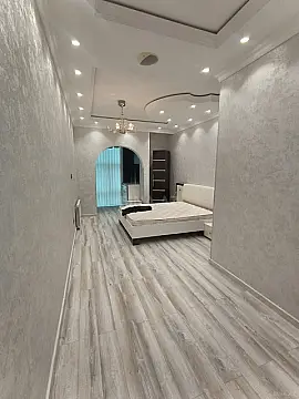 Kirayə verilir 4 otaqlı mənzil 150 m²