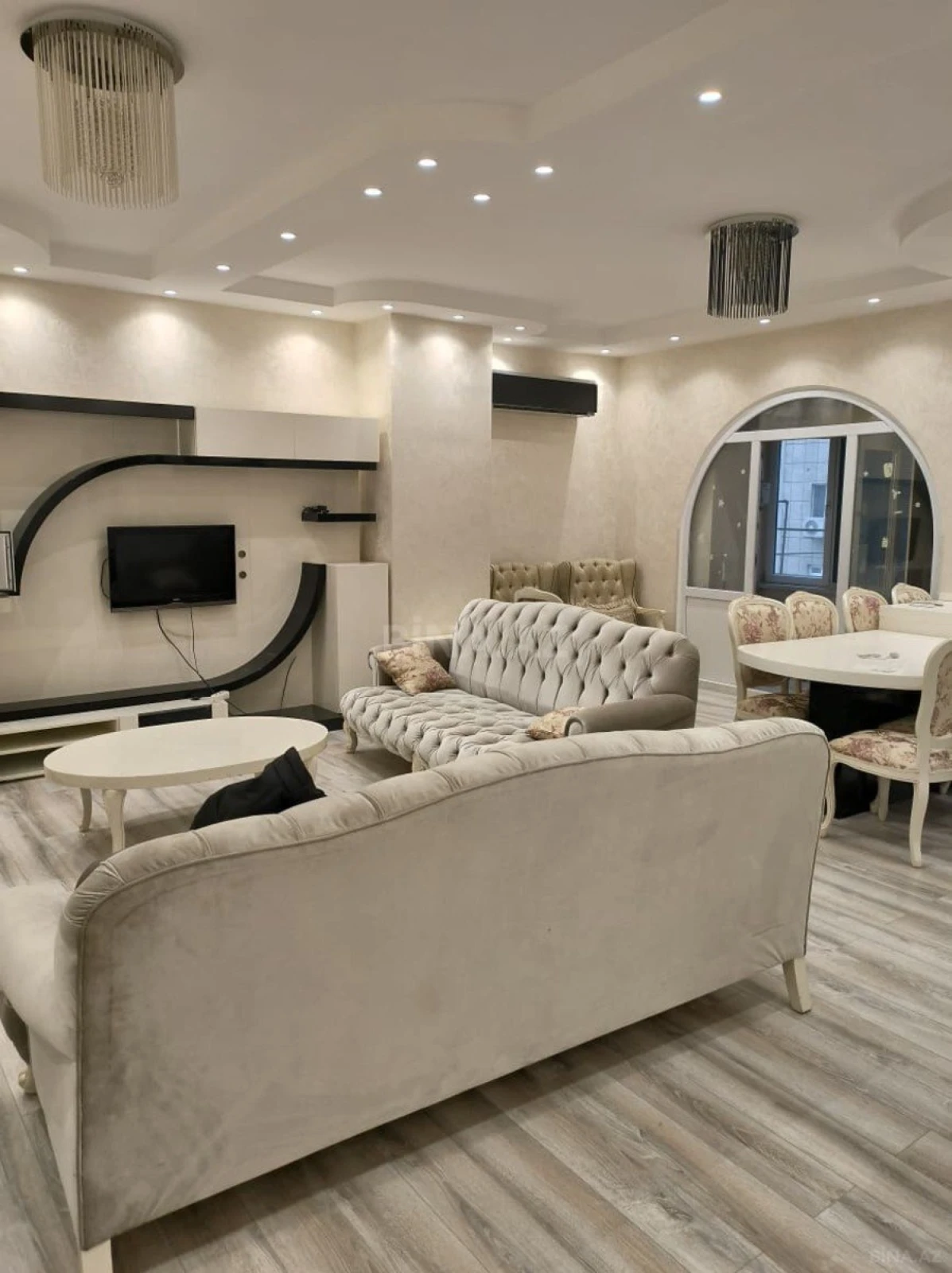Kirayə verilir 4 otaqlı mənzil 150 m²
