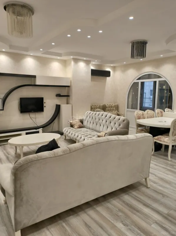 Kirayə verilir 4 otaqlı mənzil 150 m²