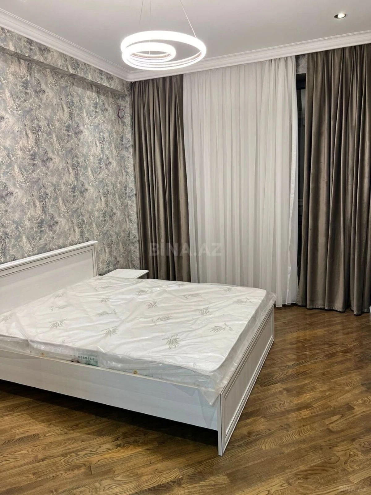 Kirayə verilir 2 otaqlı mənzil 65 m²