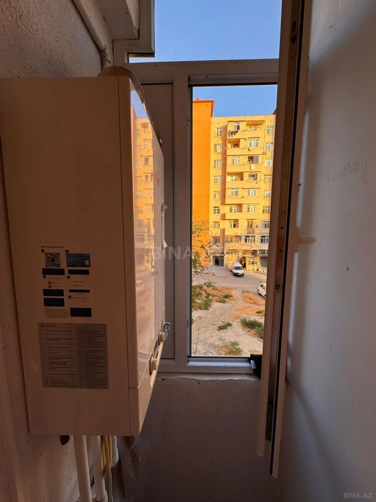 Satılır 4 otaqlı mənzil 135 m²