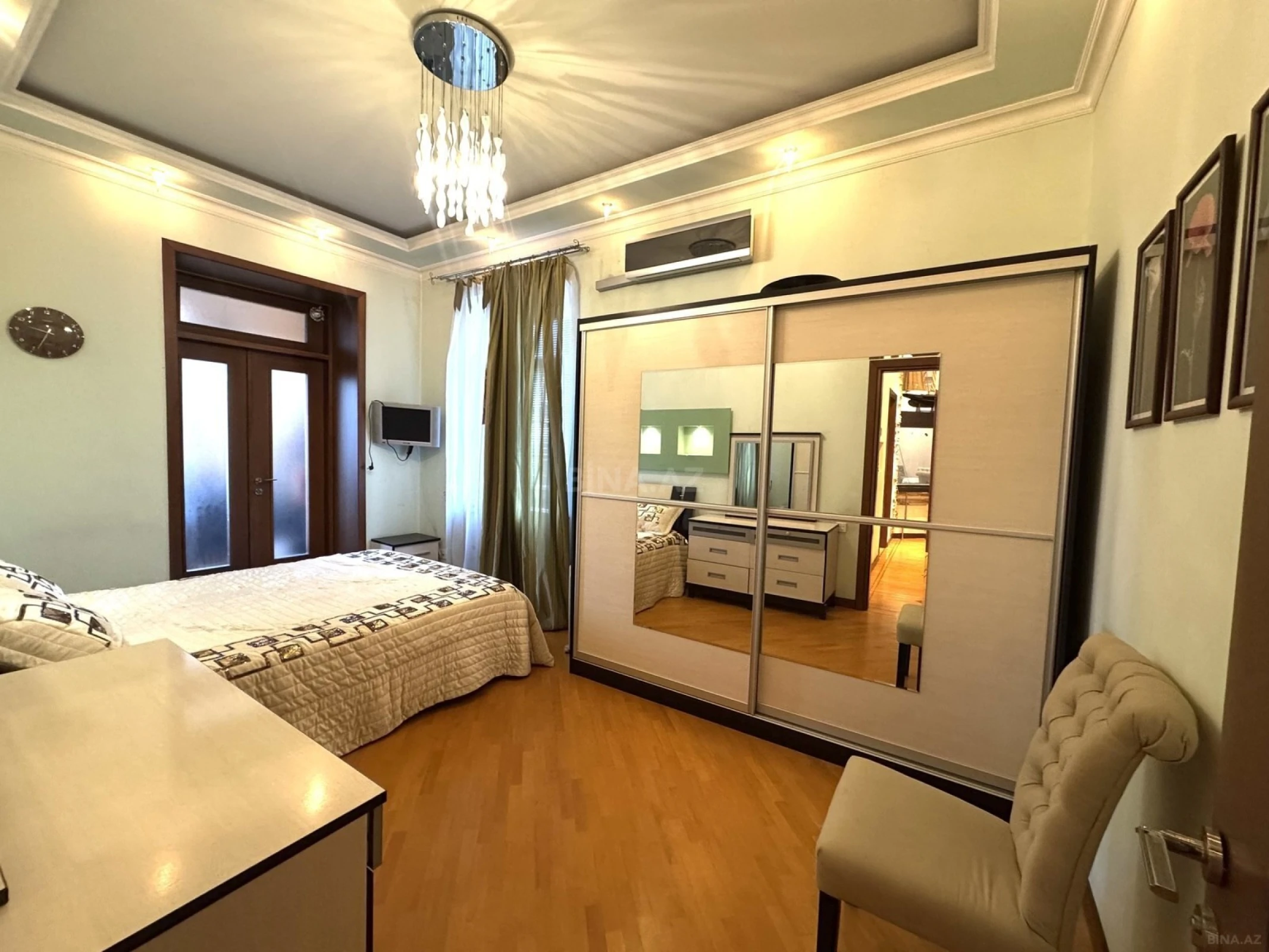 Satılır 4 otaqlı mənzil 110 m²