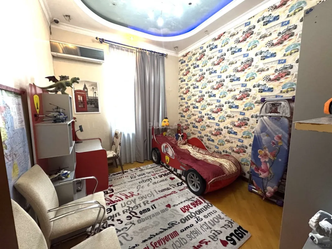 Satılır 4 otaqlı mənzil 110 m²