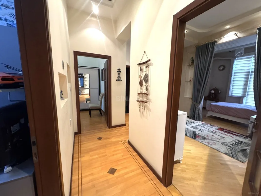 Satılır 4 otaqlı mənzil 110 m²