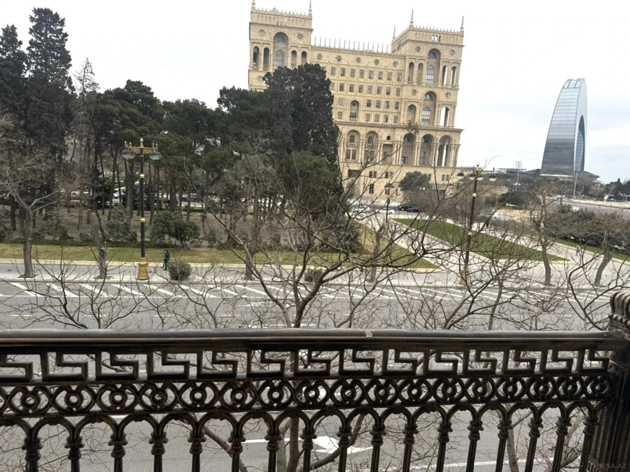 Satılır 4 otaqlı mənzil 110 m²