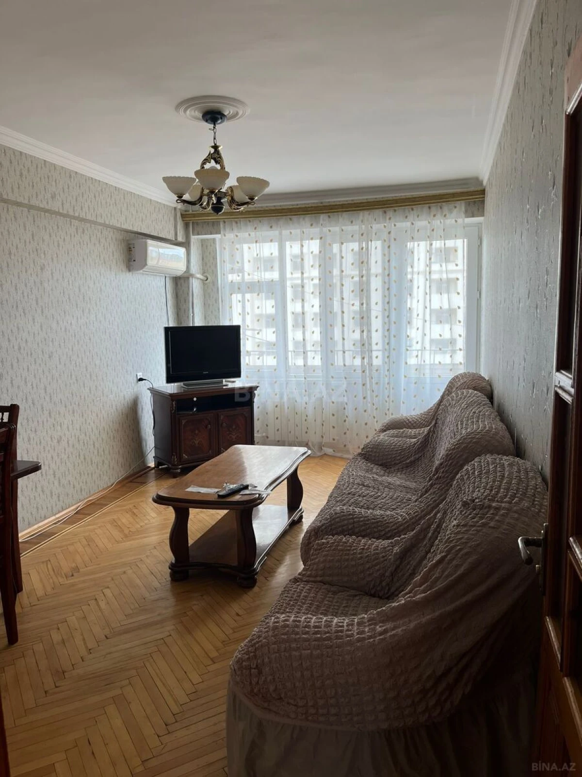 Satılır 2 otaqlı mənzil 74 m²