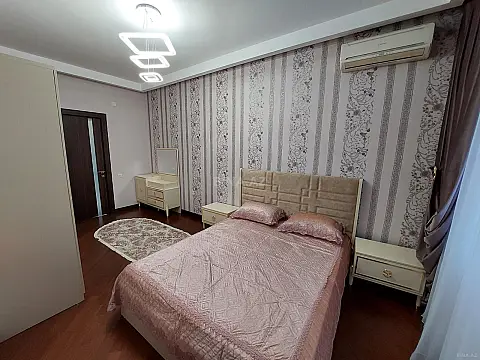 Kirayə verilir 2 otaqlı mənzil 80 m²