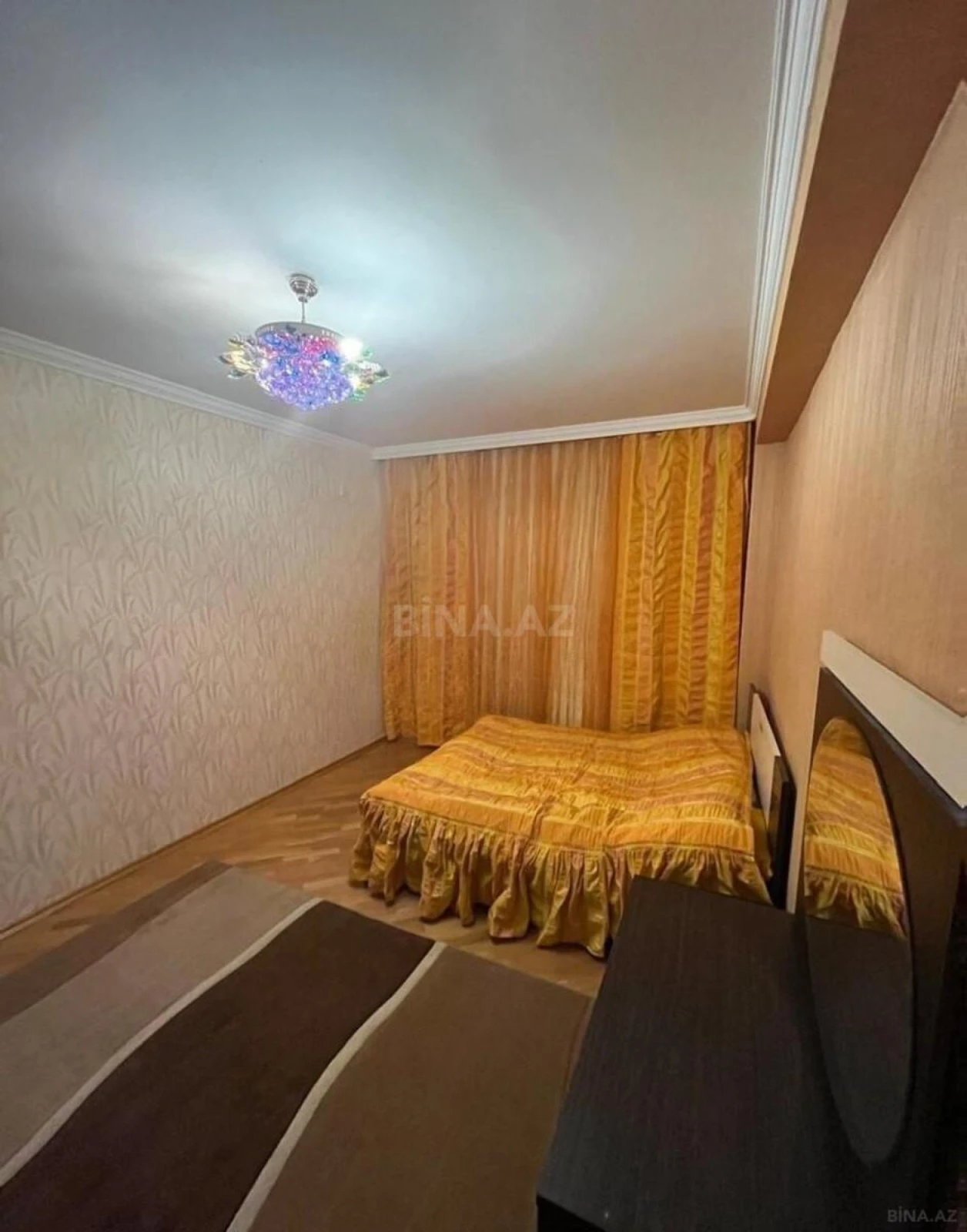 Satılır 2 otaqlı mənzil 92 m²