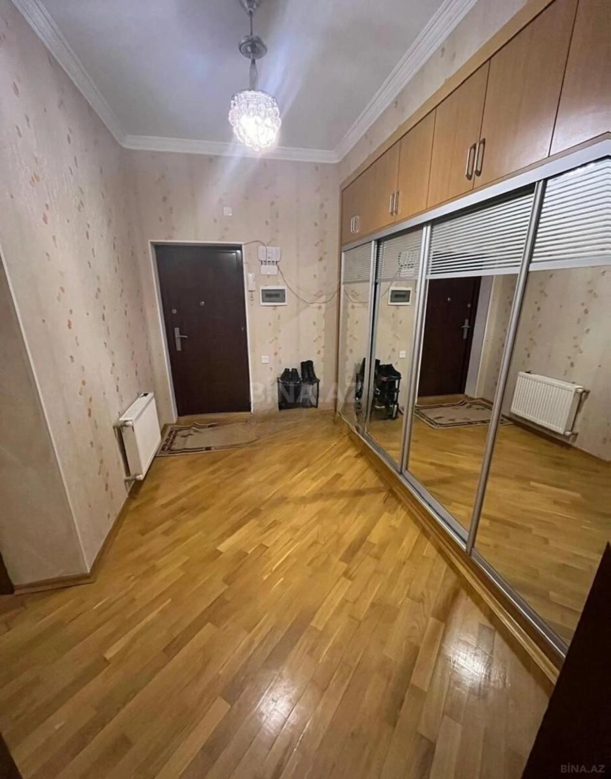 Satılır 2 otaqlı mənzil 92 m²