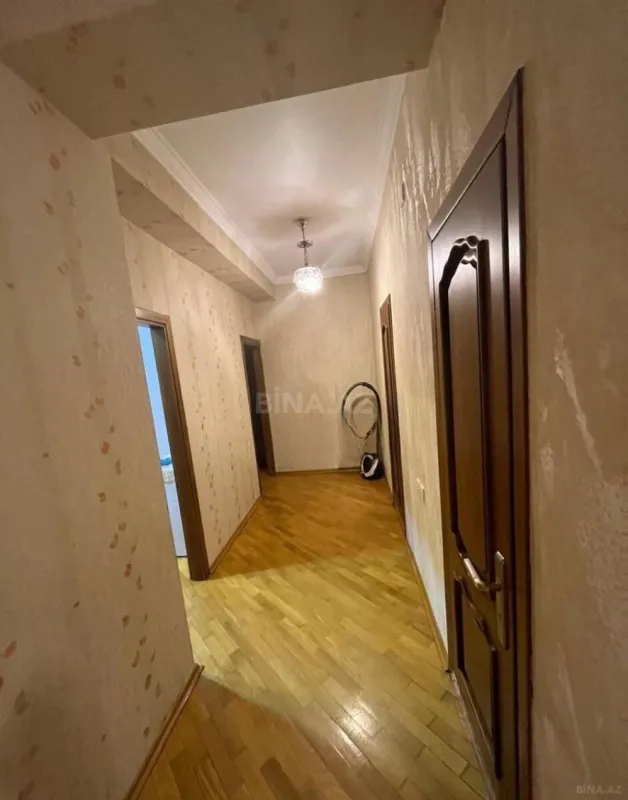 Satılır 2 otaqlı mənzil 92 m²