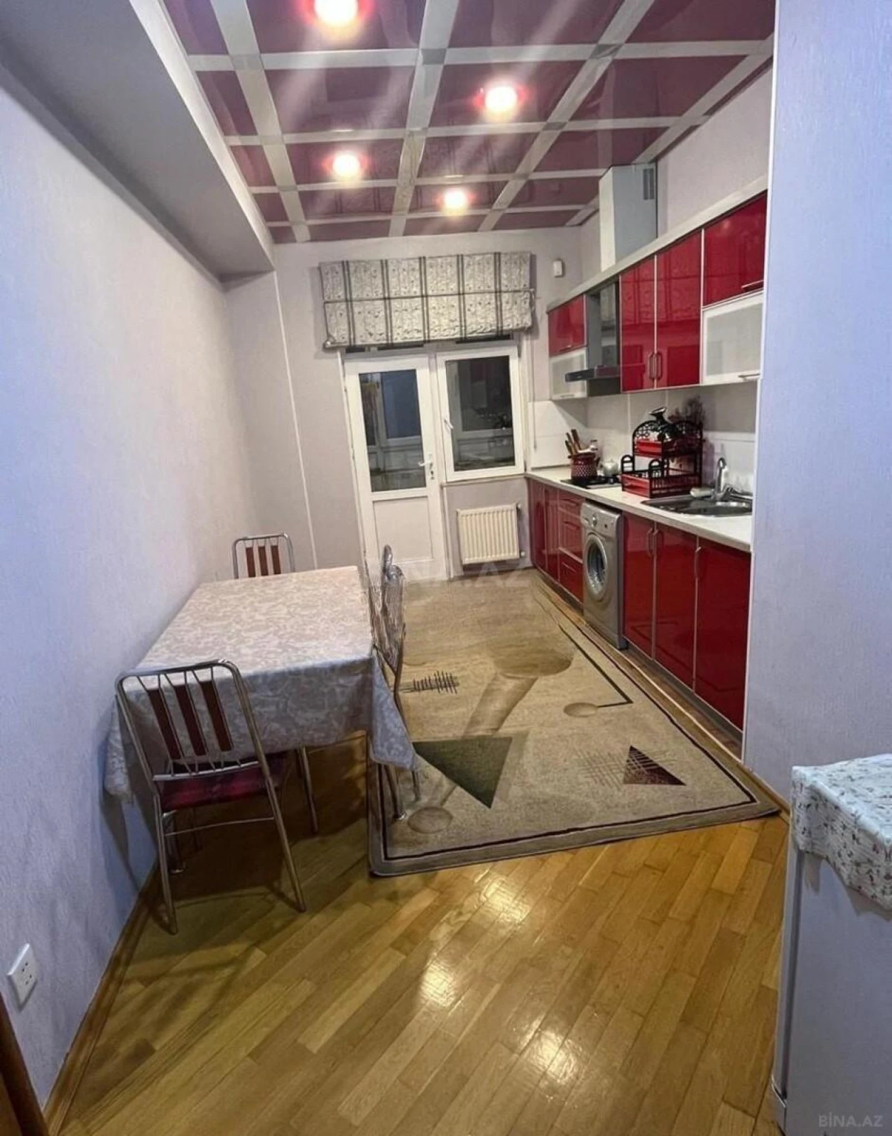 Satılır 2 otaqlı mənzil 92 m²