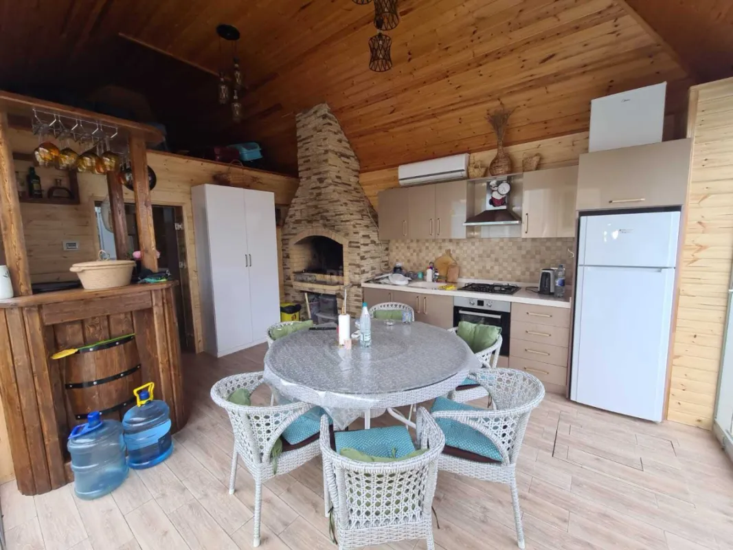 Satılır 4 otaqlı həyət evi 140 m²