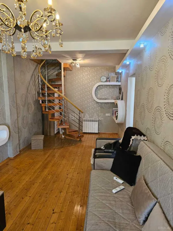 Kirayə verilir 2 otaqlı mənzil 66 m²