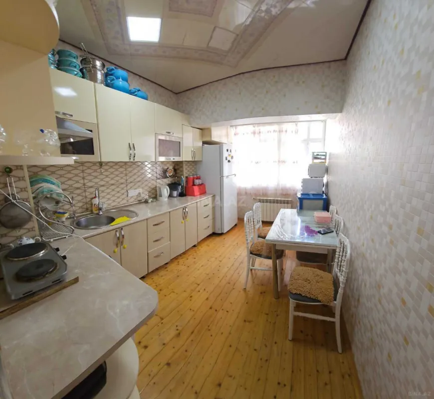 Kirayə verilir 2 otaqlı mənzil 66 m²